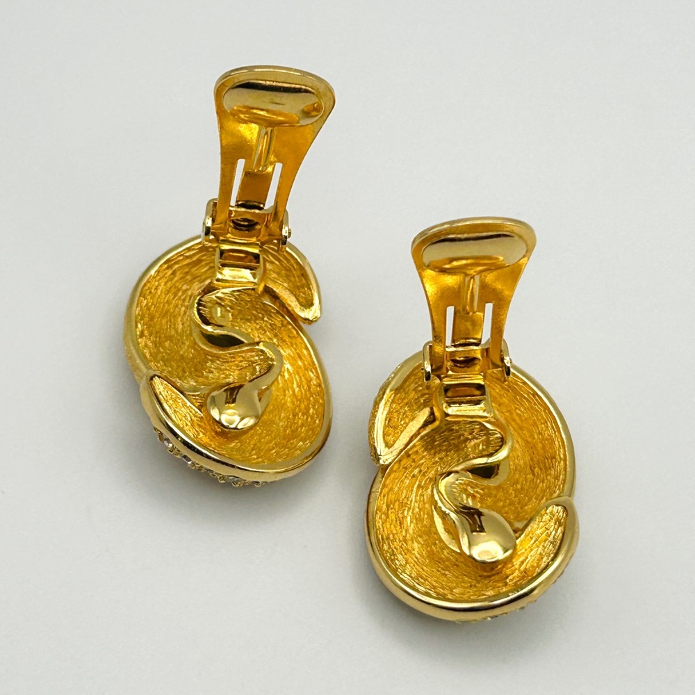 ⚜️Vintage CHRISTIAN DIOR Gold Tone Crystal Love Knot Clip-On Earrings 1980s - Picture 11 of 16